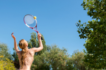 Serignan Plage Nature - Domaine - Terrain de tennis dans le camping naturiste