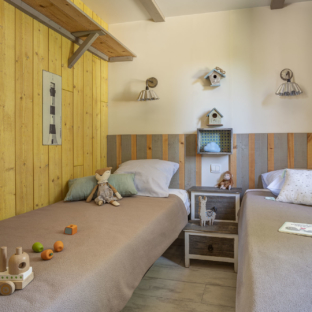 Serignan Plage Nature - Cabane P&ecirc;cheur 3ch Premium - Chambre enfants