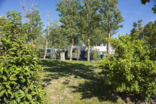 Serignan Plage Nature - Staanplaats Strand Clos de Ferrand - Uitzicht op de staanplaats